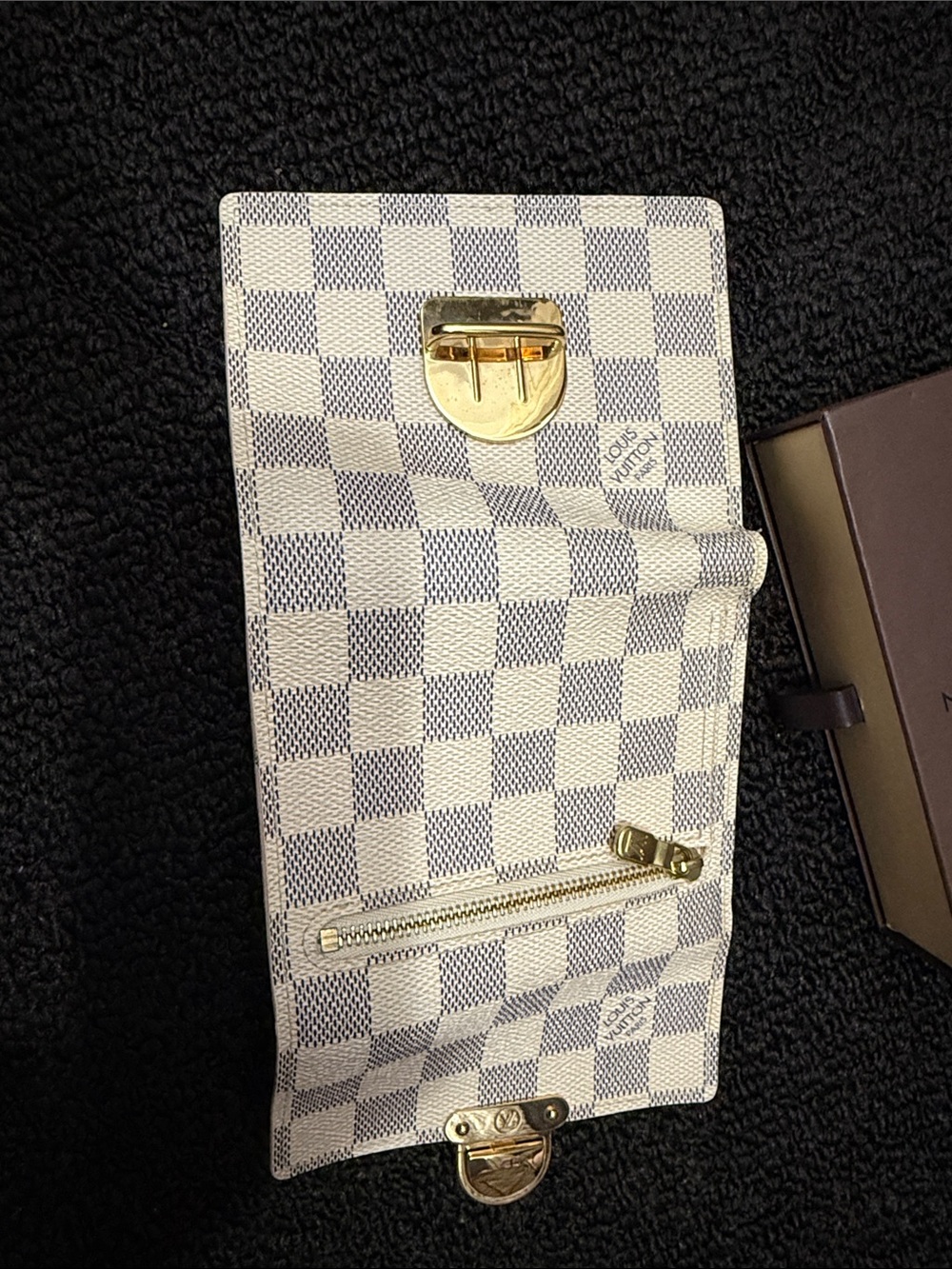 Louis Vuitton Damier Azur koala wallet - Picture 10 of 11